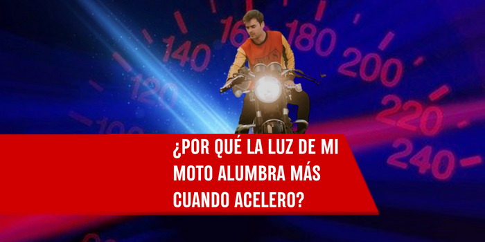 Por qué la luz de mi moto alumbra más cuando acelero